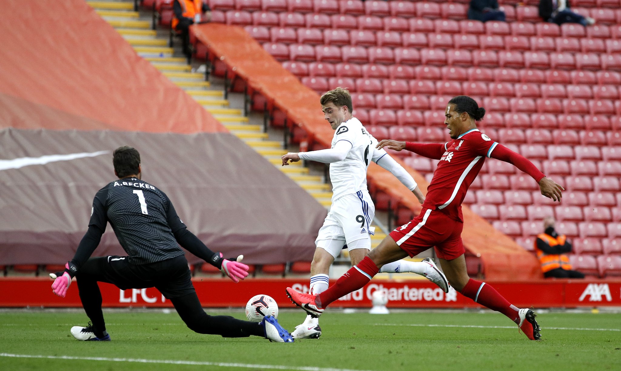 考验贯穿事 考验贯穿事